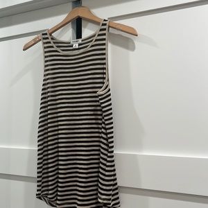 Sleeveless stripe top